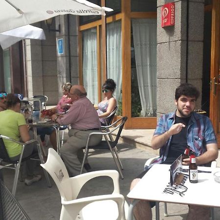 Hostal Galicia Figueres  Bagian luar foto