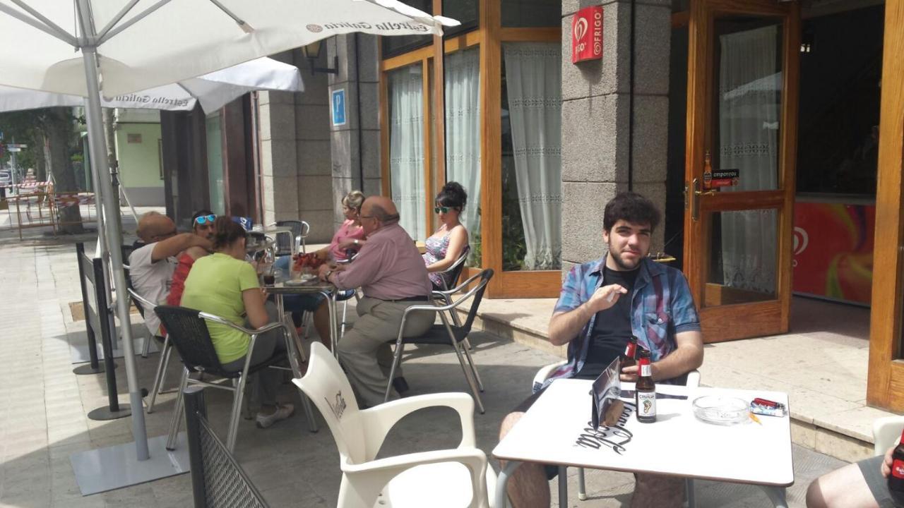 Hostal Galicia Figueres  Bagian luar foto