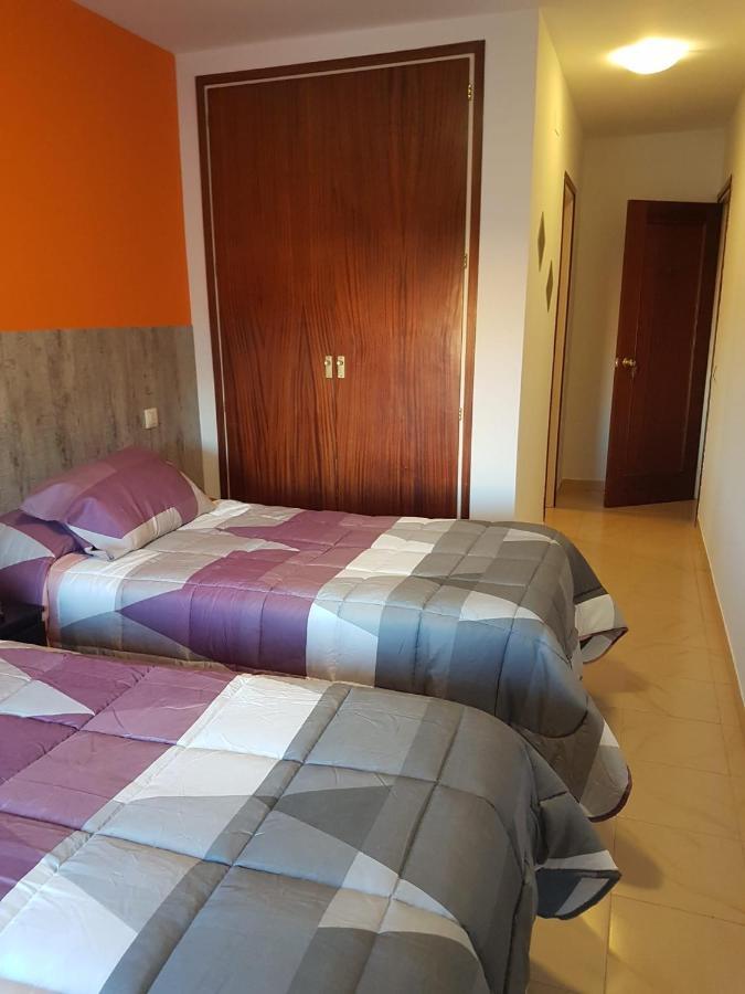 Hostal Galicia Figueres  Bagian luar foto